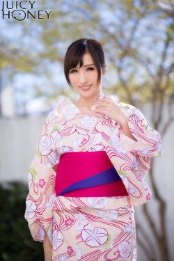 董明珠体验汉服